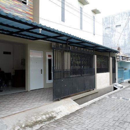 Reddoorz Hostel Near Kota Lama Semarang Zewnętrze zdjęcie