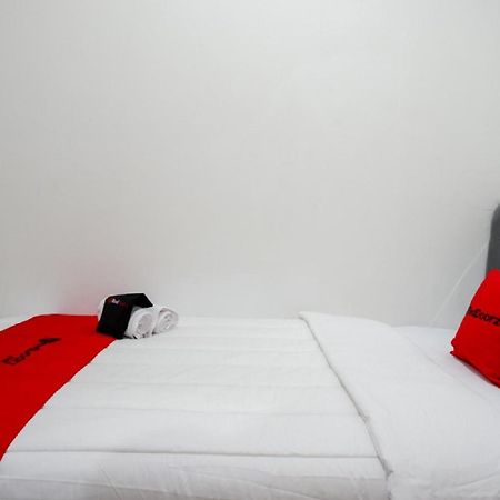 Reddoorz Hostel Near Kota Lama Semarang Zewnętrze zdjęcie