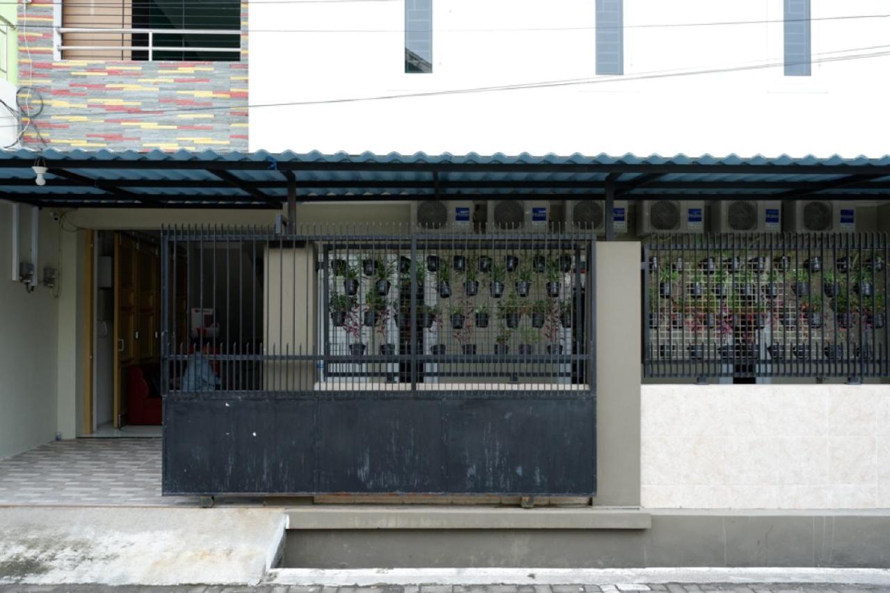 Reddoorz Hostel Near Kota Lama Semarang Zewnętrze zdjęcie