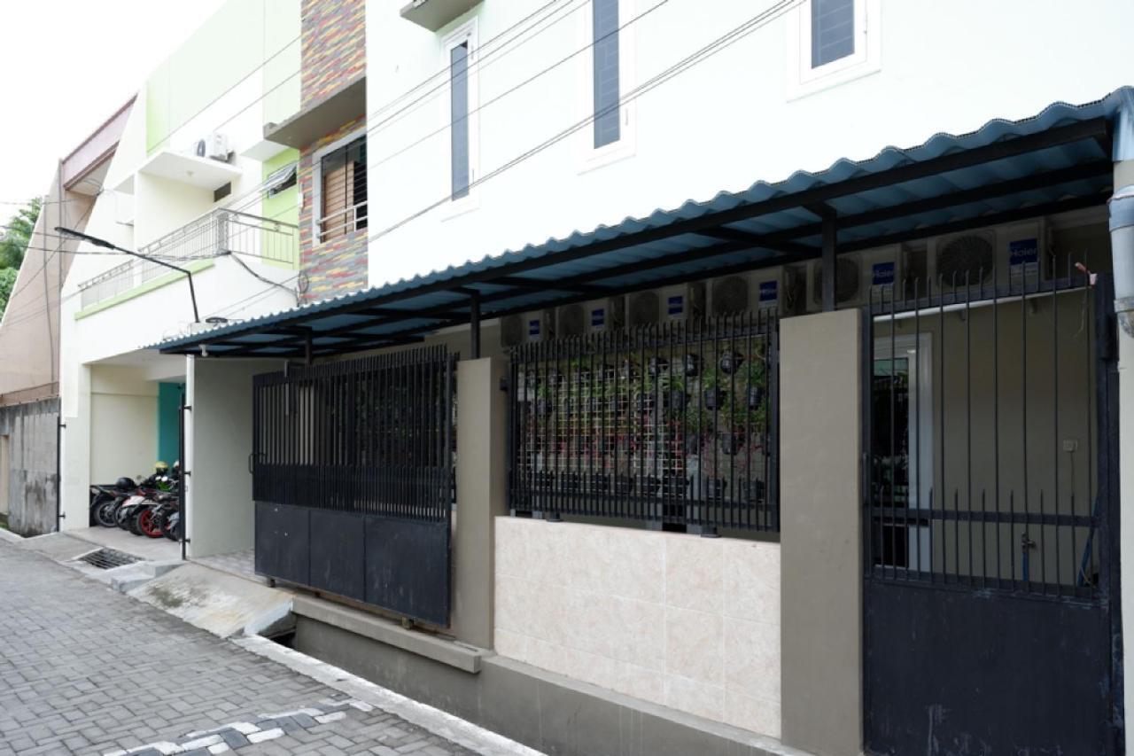 Reddoorz Hostel Near Kota Lama Semarang Zewnętrze zdjęcie