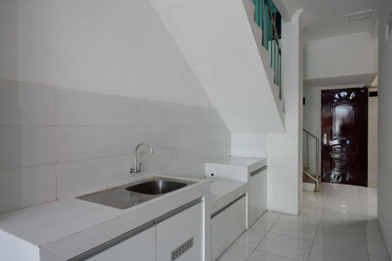 Reddoorz Hostel Near Kota Lama Semarang Zewnętrze zdjęcie